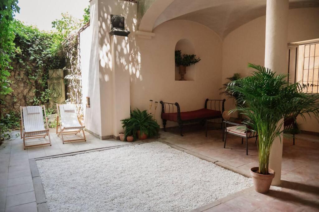 Casa Aguila Casco Antiguo Patio Privado Apartment Caces Exterior foto